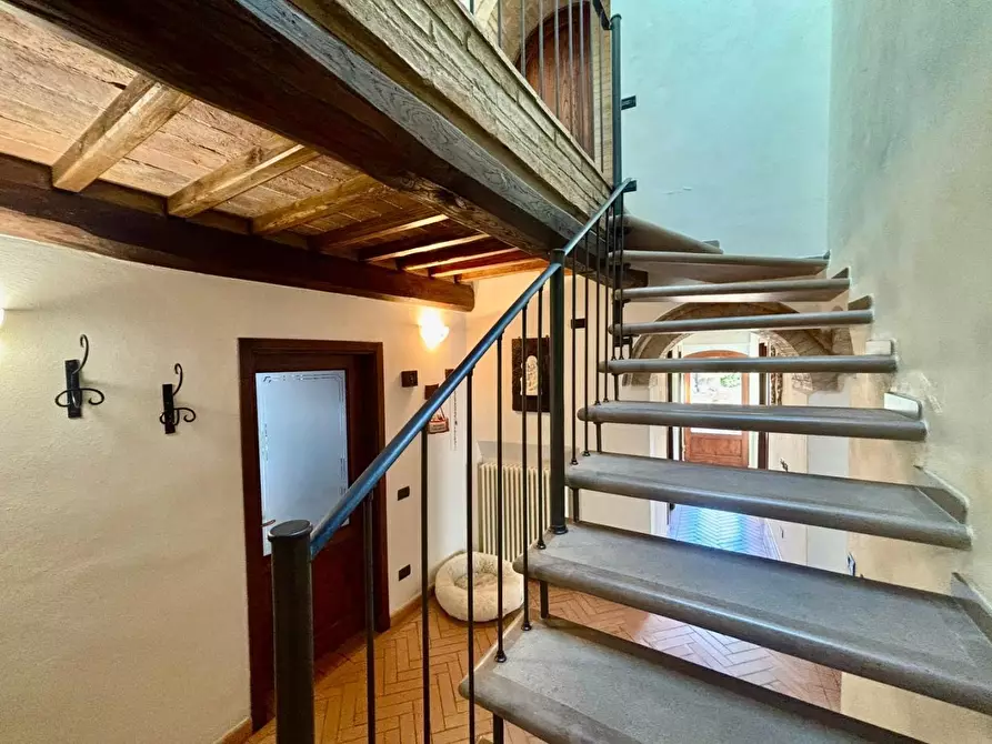 Immagine 53 di Casa colonica in vendita  a Volterra