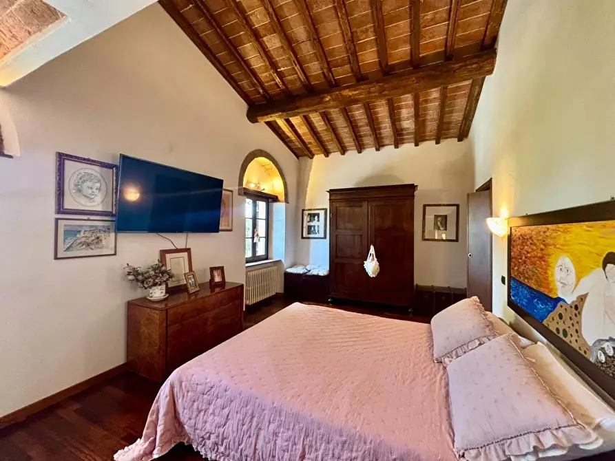 Immagine 65 di Casa colonica in vendita  a Volterra