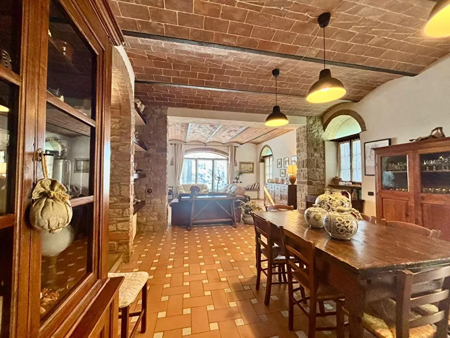Immagine 37 di Casa colonica in vendita  a Volterra