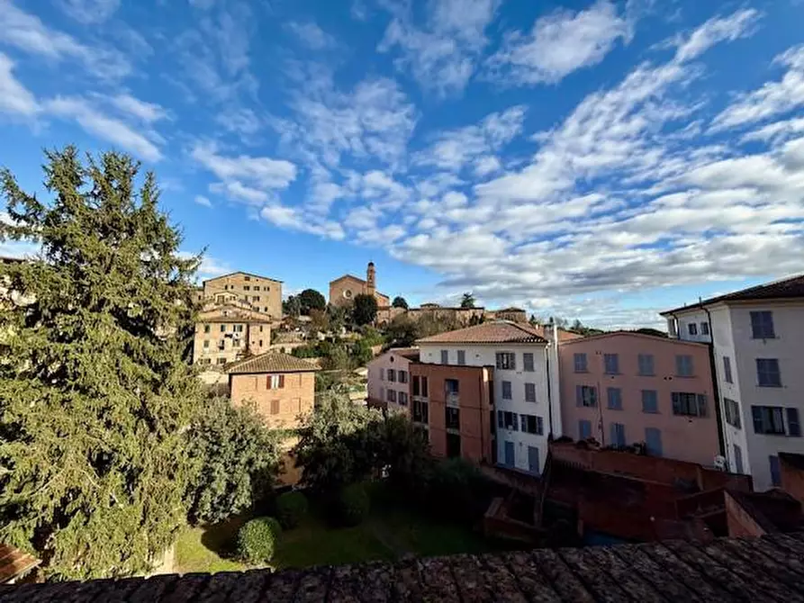 Immagine 8 di Appartamento in vendita  a Siena