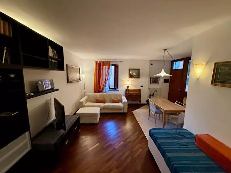 Immagine 1 di Appartamento in vendita  a Siena