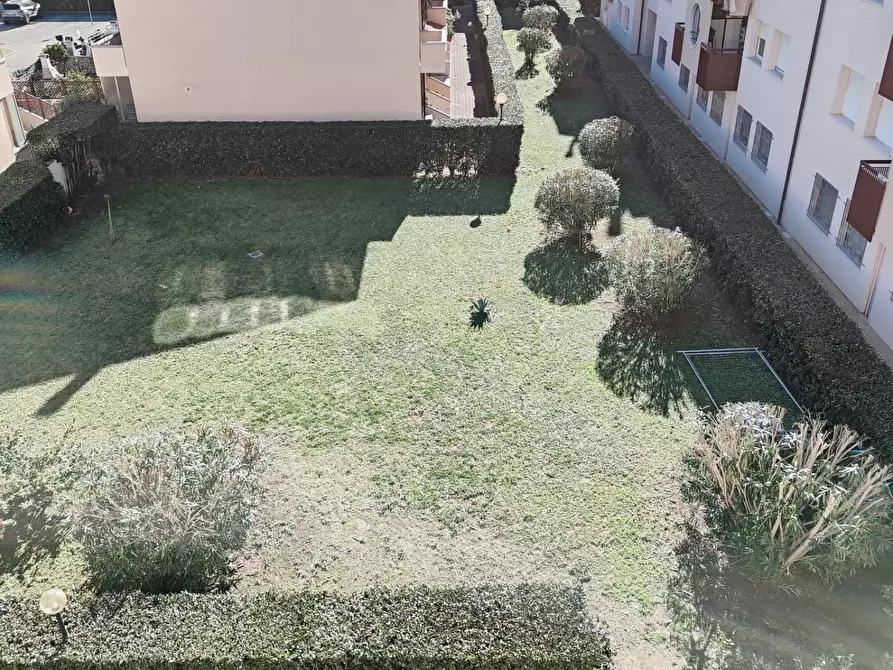 Immagine 47 di Appartamento in vendita  a Livorno