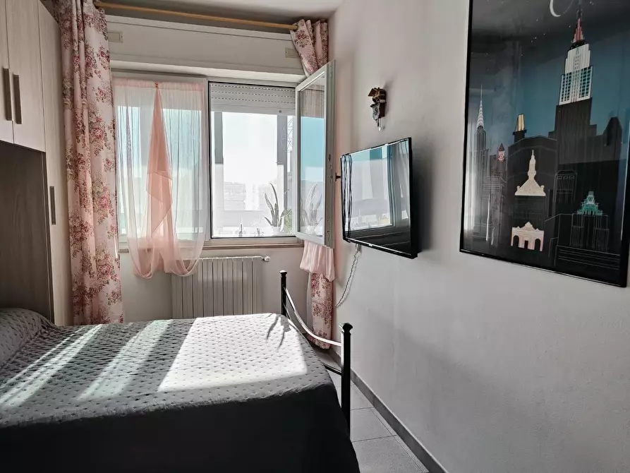 Immagine 32 di Appartamento in vendita  a Livorno