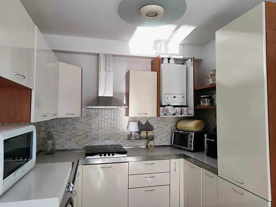 Immagine 14 di Appartamento in vendita  a Livorno