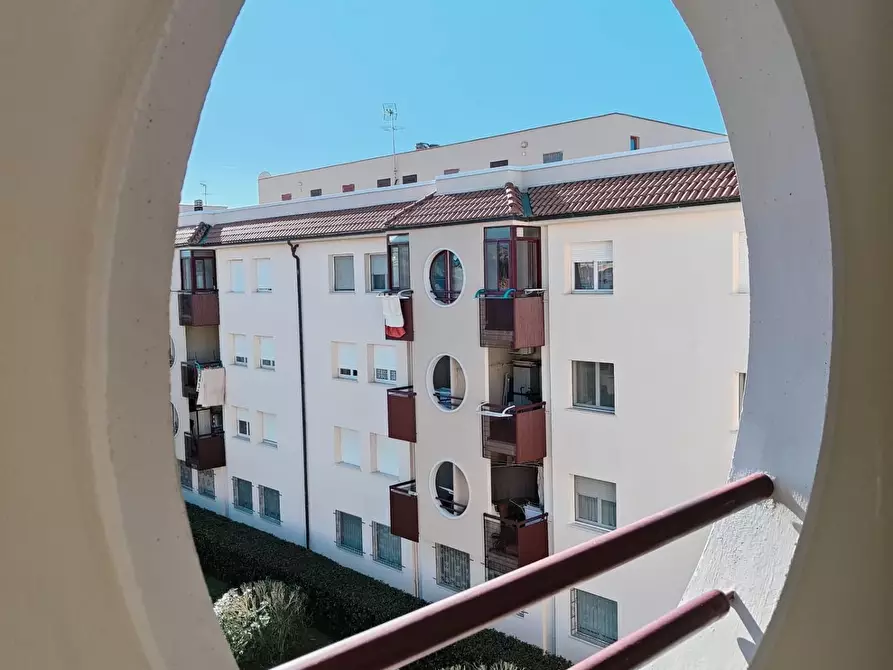 Immagine 49 di Appartamento in vendita  a Livorno