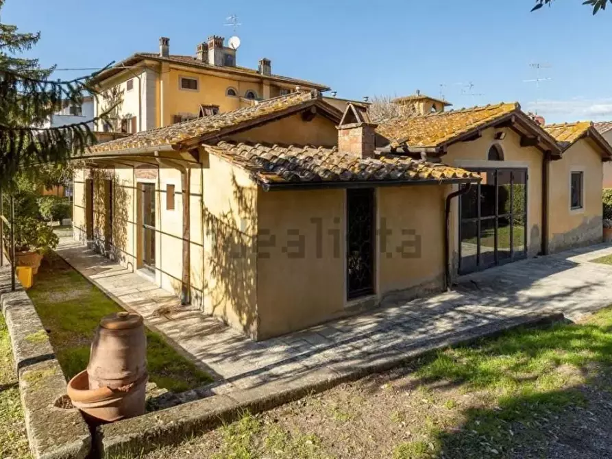 Immagine 2 di Villa in vendita  a San Miniato