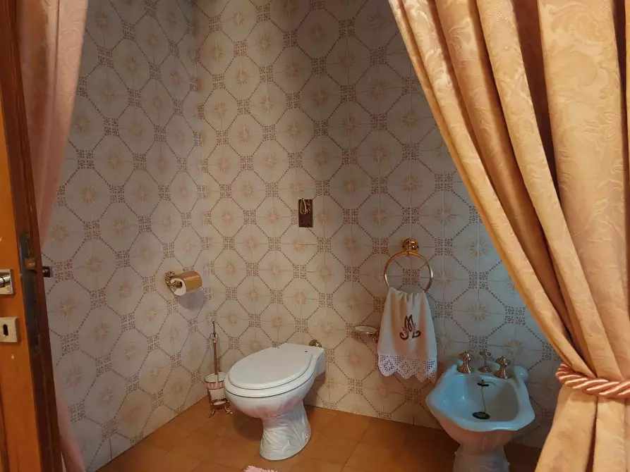 Immagine 21 di Villa in vendita  a Vinci