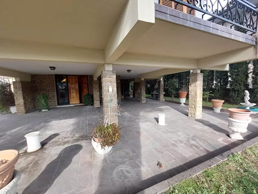 Immagine 11 di Villa in vendita  a Vinci