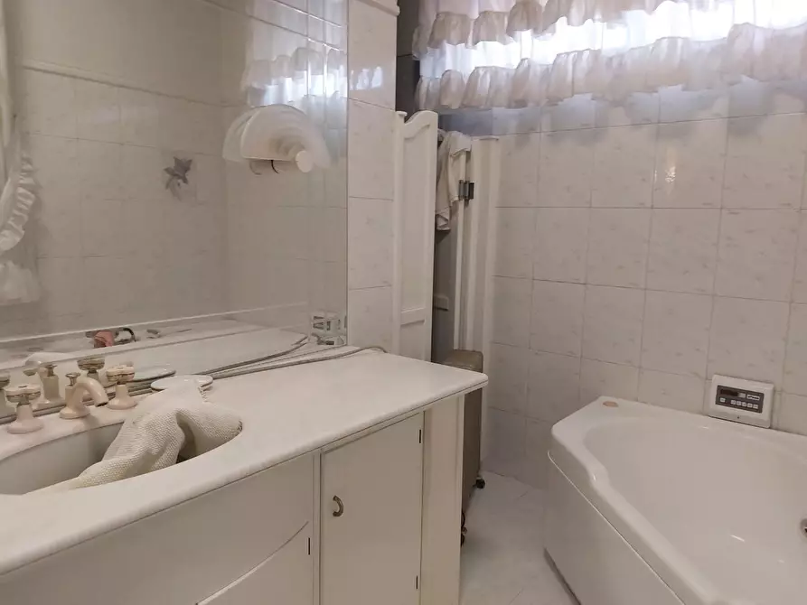 Immagine 32 di Villa in vendita  a Vinci