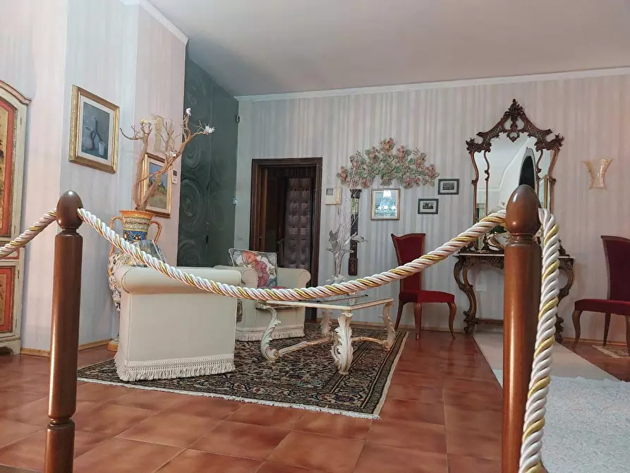 Immagine 8 di Villa in vendita  a Vinci