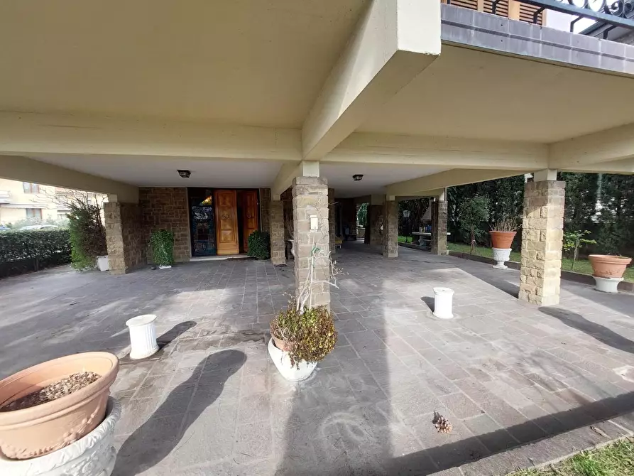 Immagine 10 di Villa in vendita  a Vinci