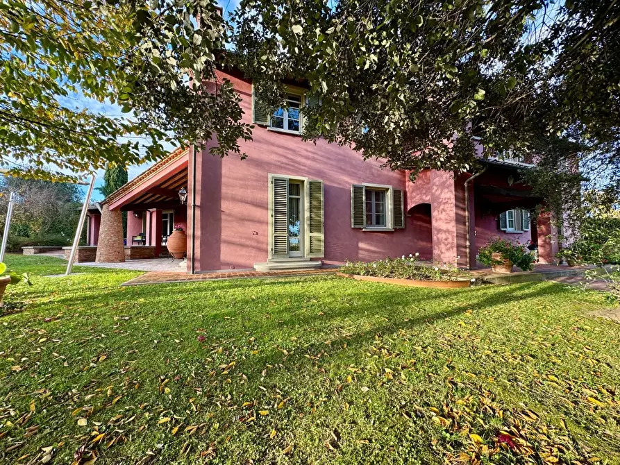 Immagine 1 di Villa in vendita  a Fucecchio