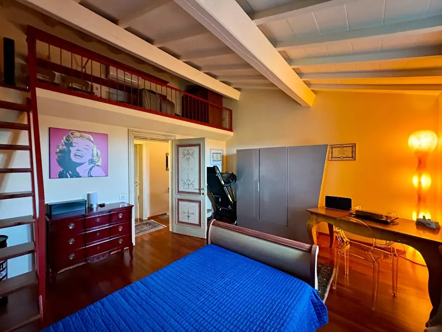 Immagine 52 di Villa in vendita  a Fucecchio