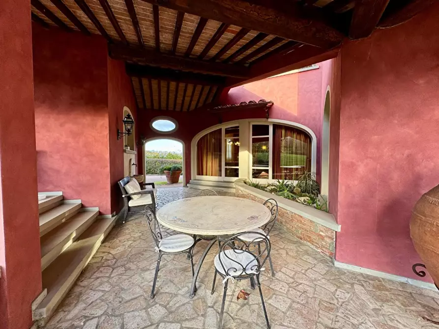 Immagine 2 di Villa in vendita  a Fucecchio