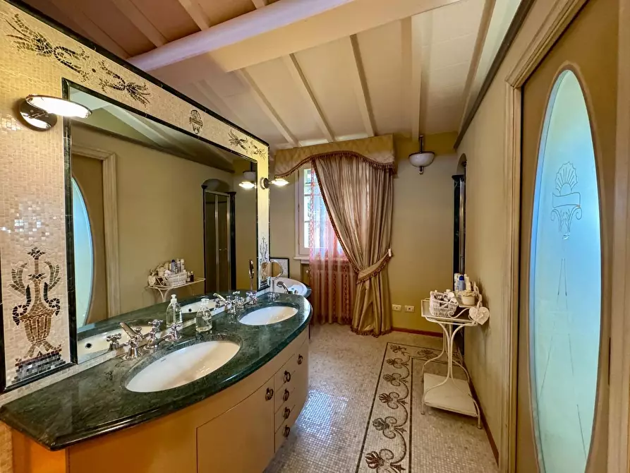 Immagine 39 di Villa in vendita  a Fucecchio