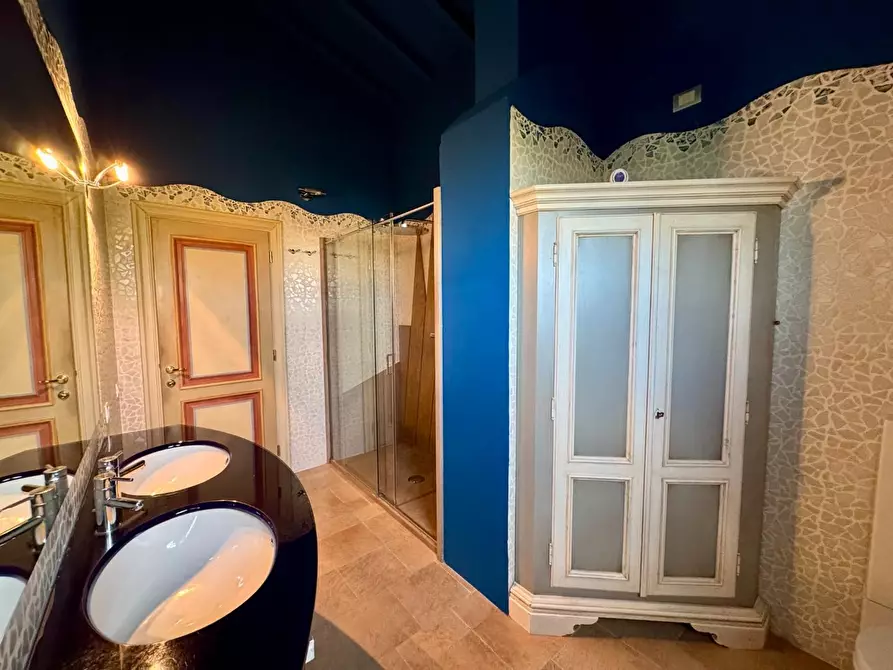 Immagine 56 di Villa in vendita  a Fucecchio