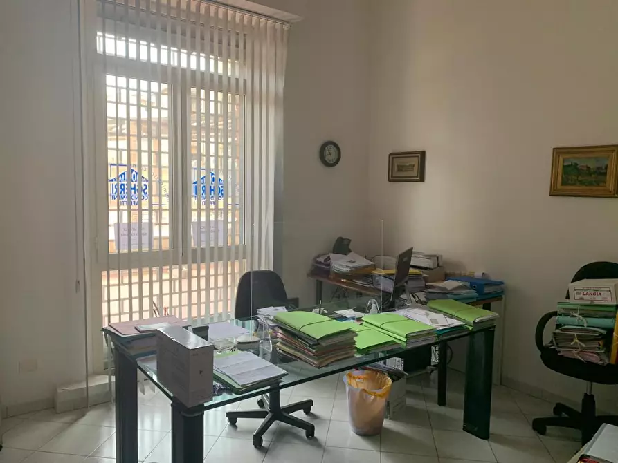 Immagine 2 di Ufficio in vendita  a Livorno