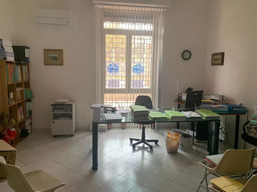 Immagine 4 di Ufficio in vendita  a Livorno