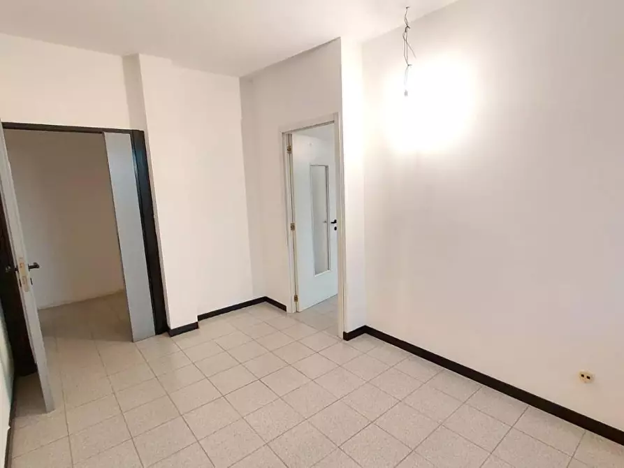 Immagine 9 di Ufficio in vendita  a San Miniato