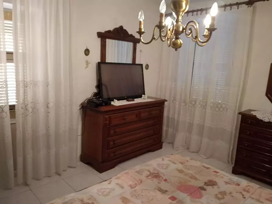 Immagine 2 di Appartamento in vendita  a Carrara