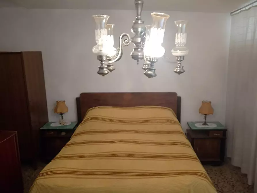 Immagine 6 di Appartamento in vendita  a Carrara