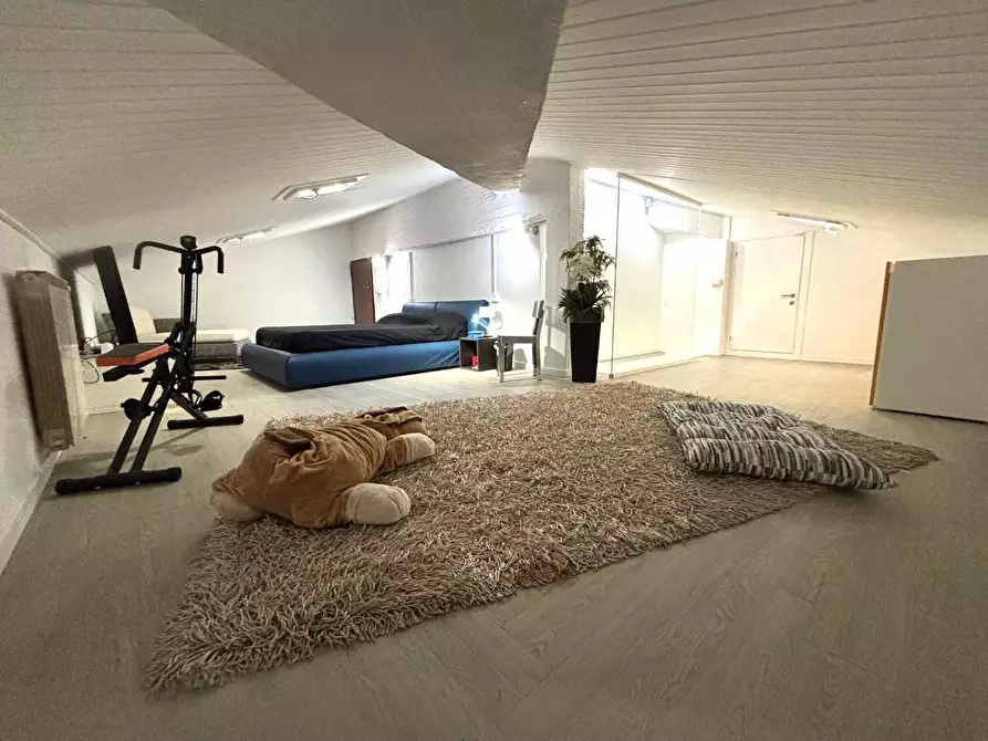 Immagine 28 di Mansarda in vendita  a Pontedera