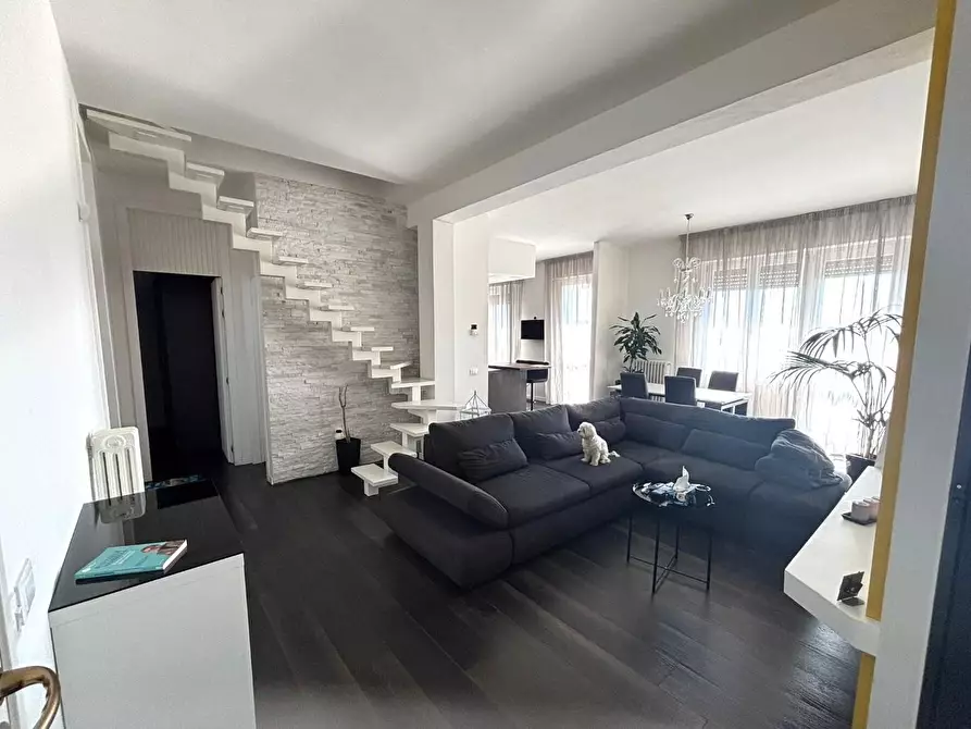 Immagine 6 di Mansarda in vendita  a Pontedera