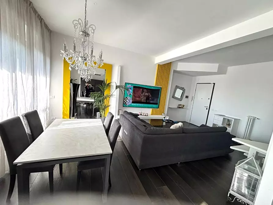 Immagine 2 di Mansarda in vendita  a Pontedera