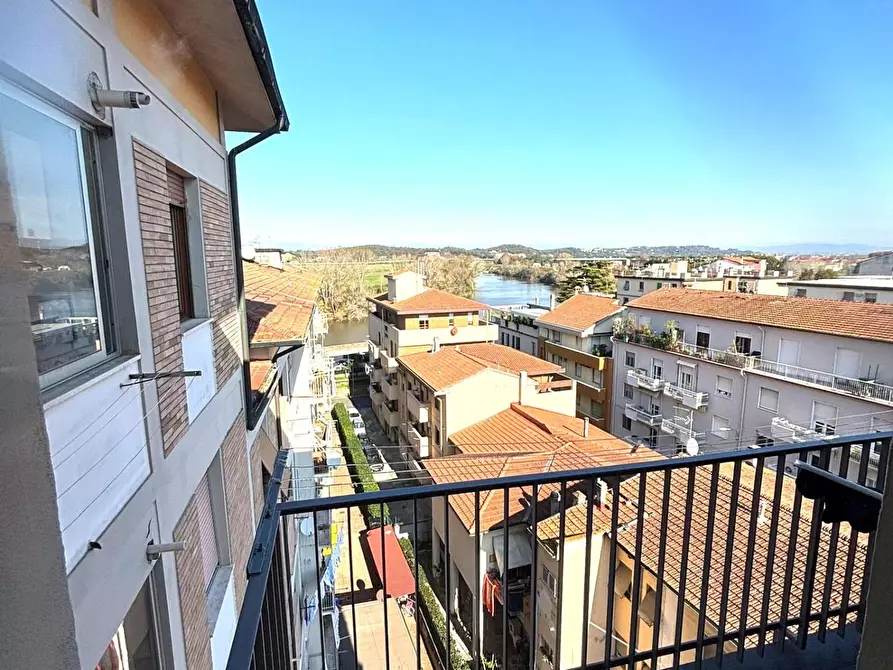 Immagine 23 di Mansarda in vendita  a Pontedera