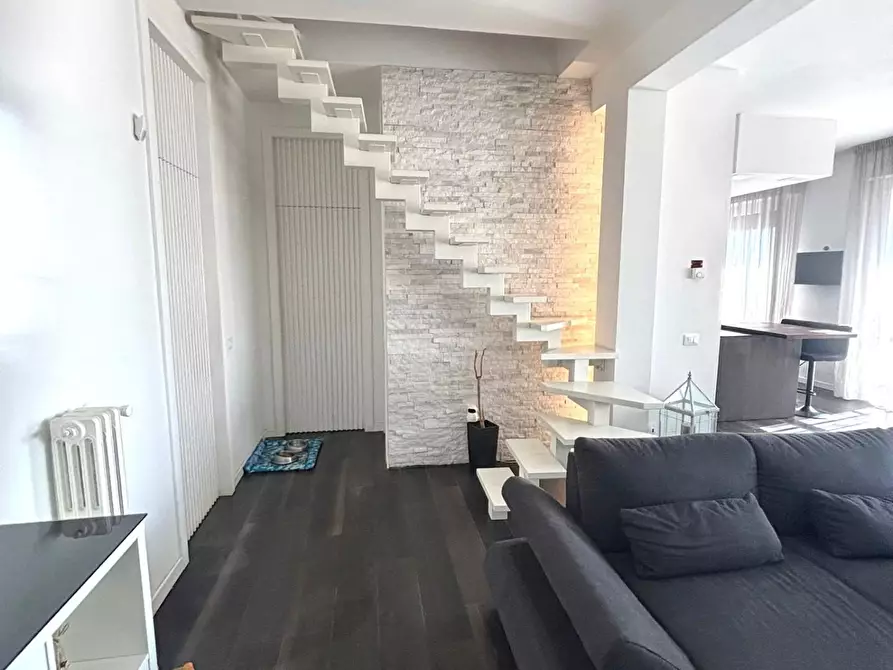 Immagine 13 di Mansarda in vendita  a Pontedera