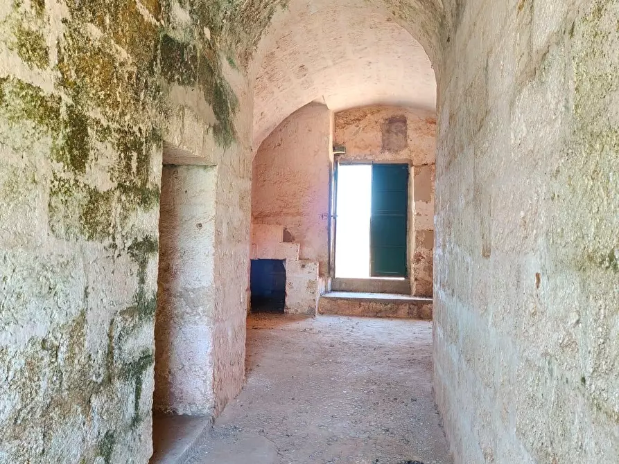 Immagine 12 di Casa colonica in vendita  a Miggiano