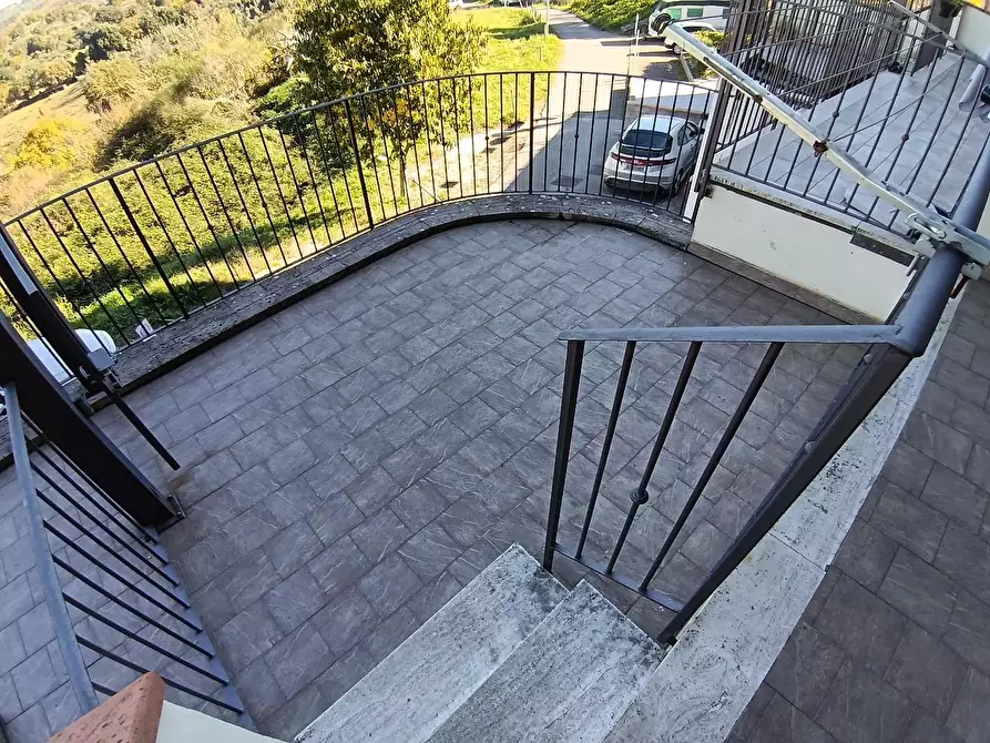 Immagine 2 di Appartamento in vendita  a Casole D'elsa