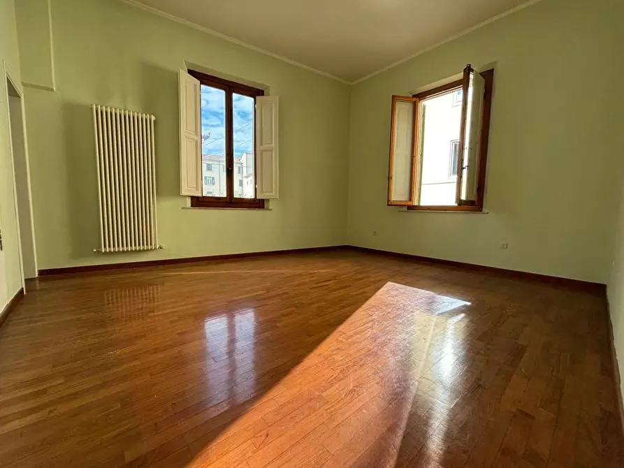 Immagine 1 di Villa in vendita  a Empoli