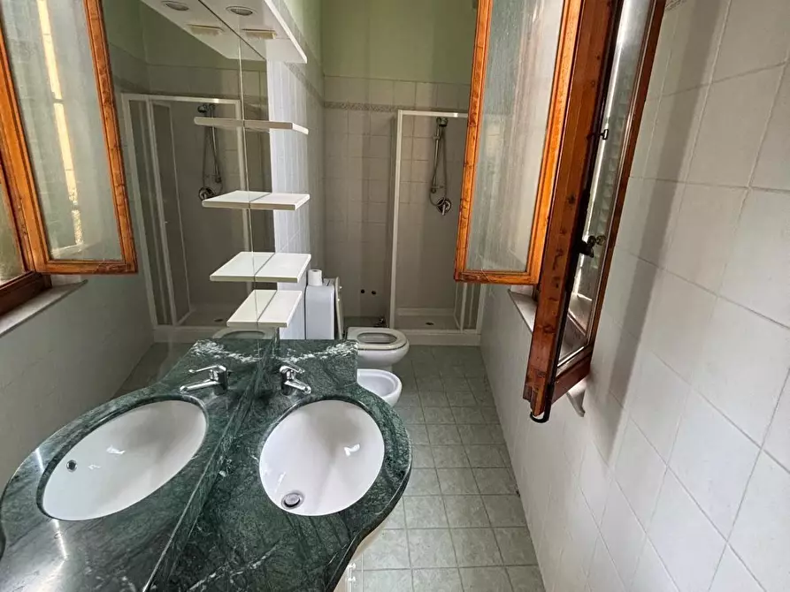 Immagine 11 di Villa in vendita  a Empoli