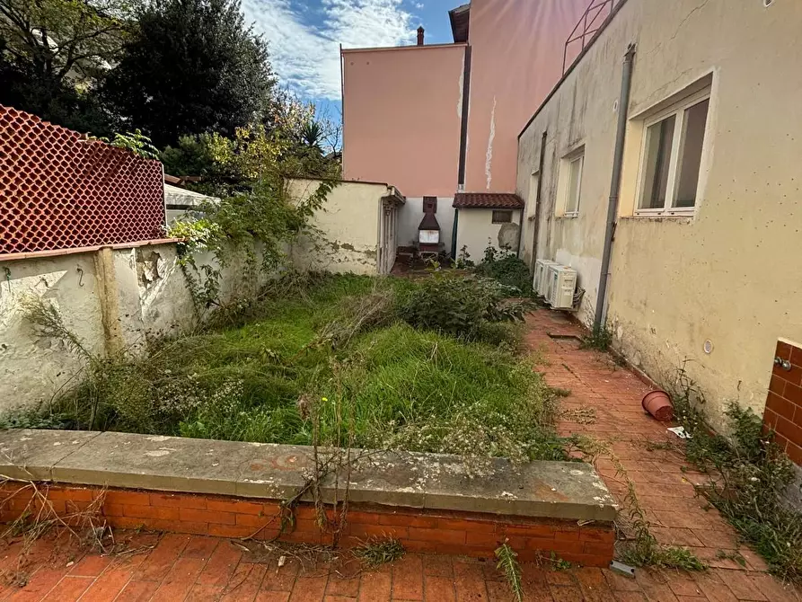 Immagine 6 di Villa in vendita  a Empoli