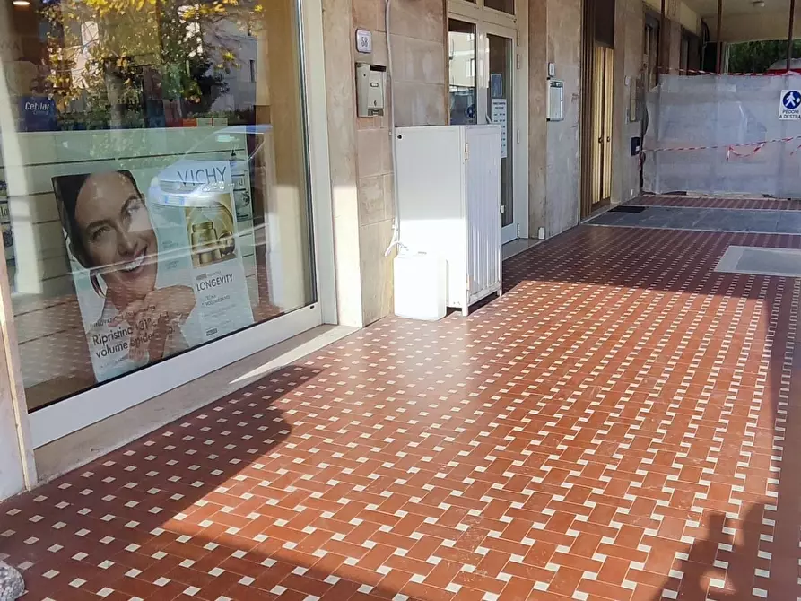 Immagine 2 di Negozio in affitto  a Castelfranco Di Sotto