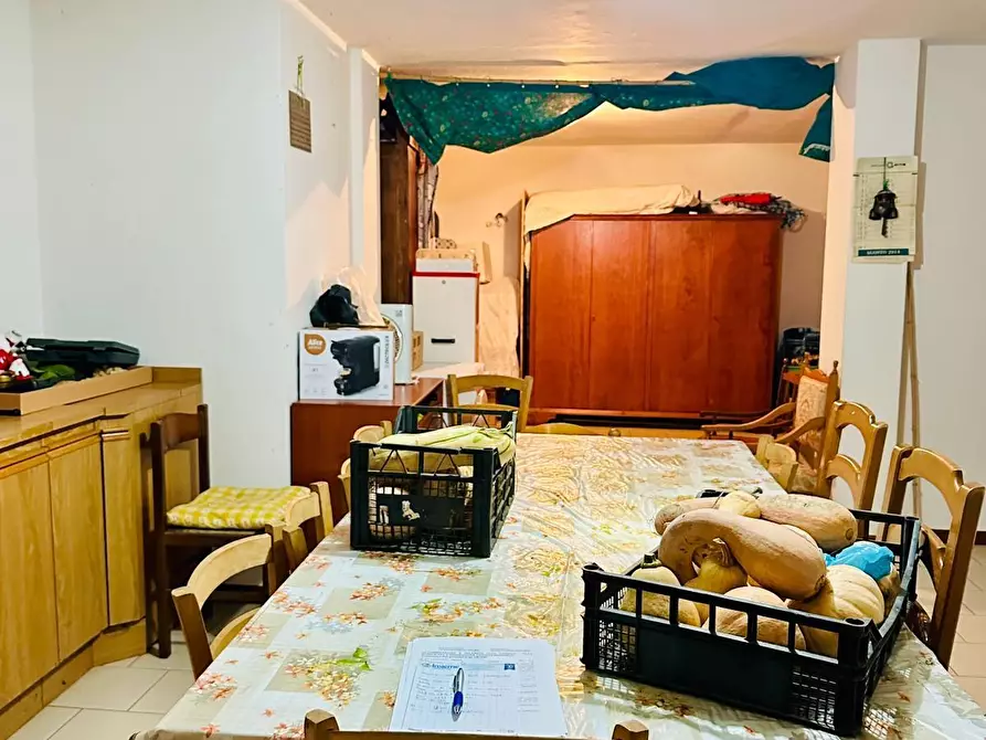 Immagine 6 di Magazzino in vendita  a Siena