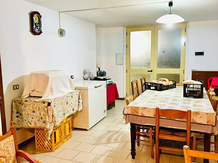 Immagine 7 di Magazzino in vendita  a Siena