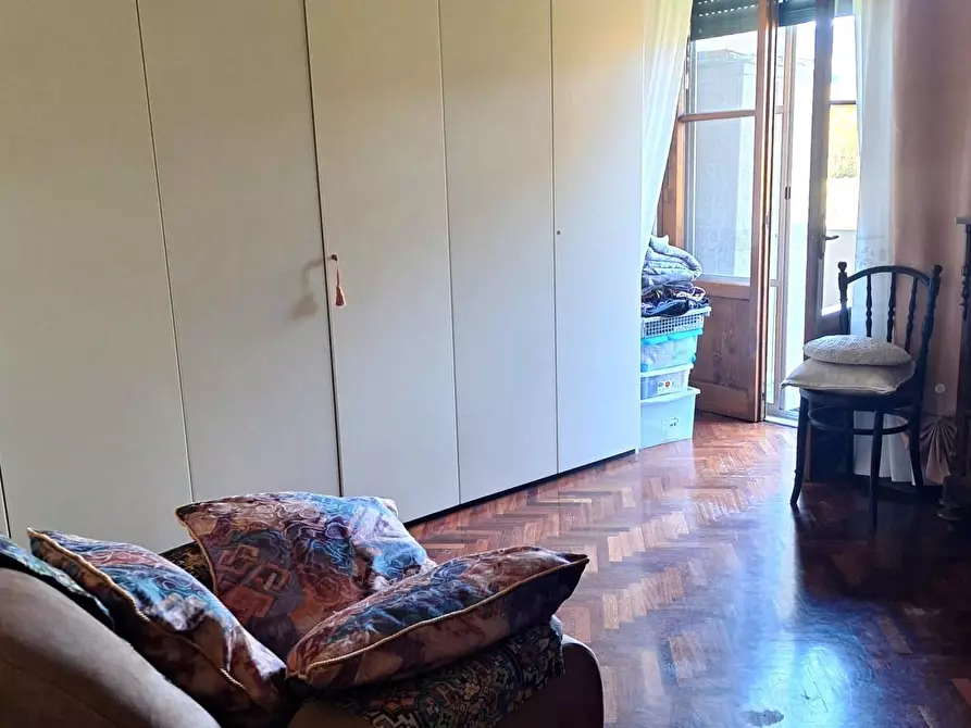Immagine 13 di Appartamento in vendita  a Lucca