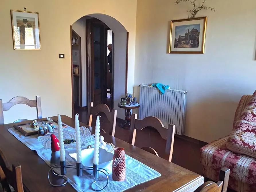 Immagine 5 di Appartamento in vendita  a Lucca