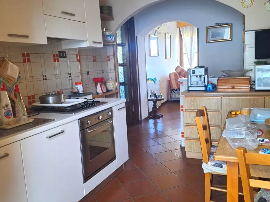 Immagine 2 di Appartamento in vendita  a Lucca