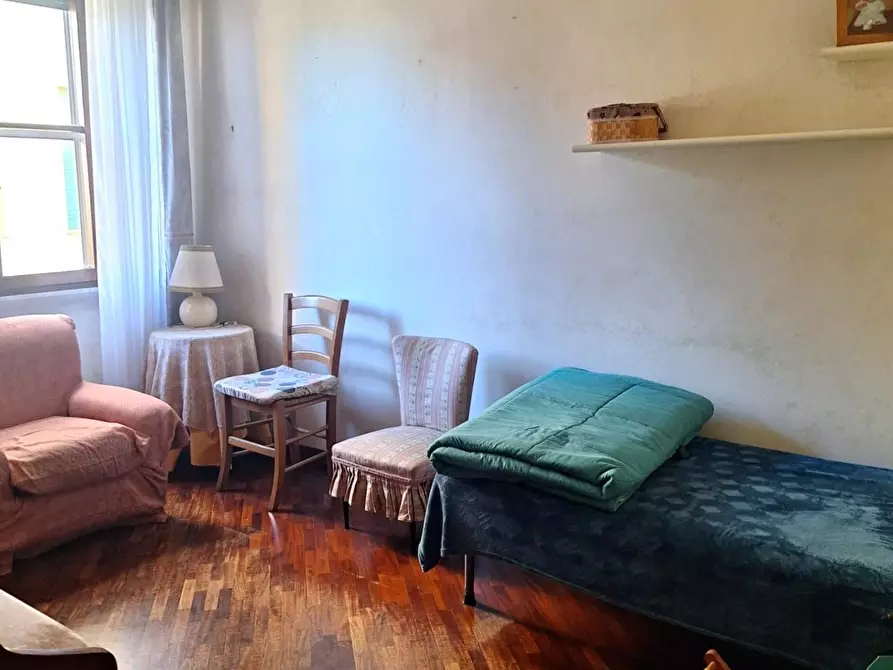 Immagine 8 di Appartamento in vendita  a Lucca