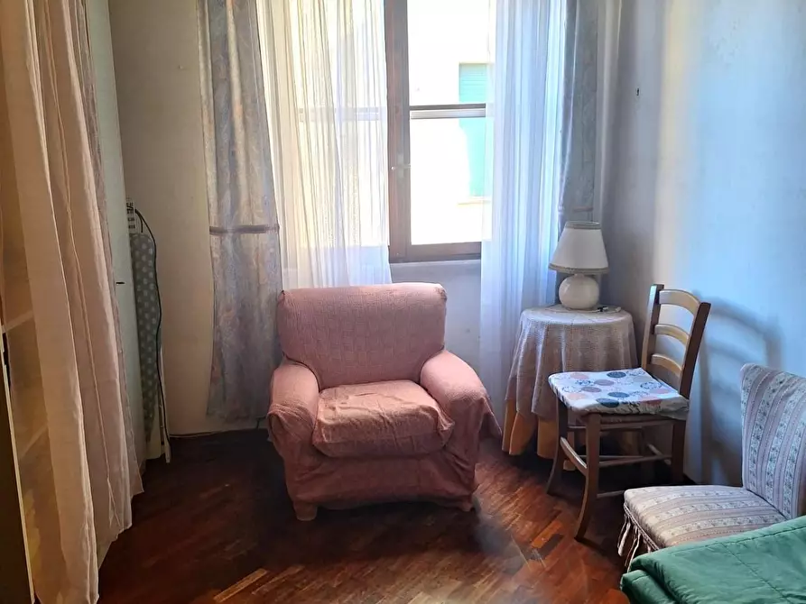 Immagine 9 di Appartamento in vendita  a Lucca