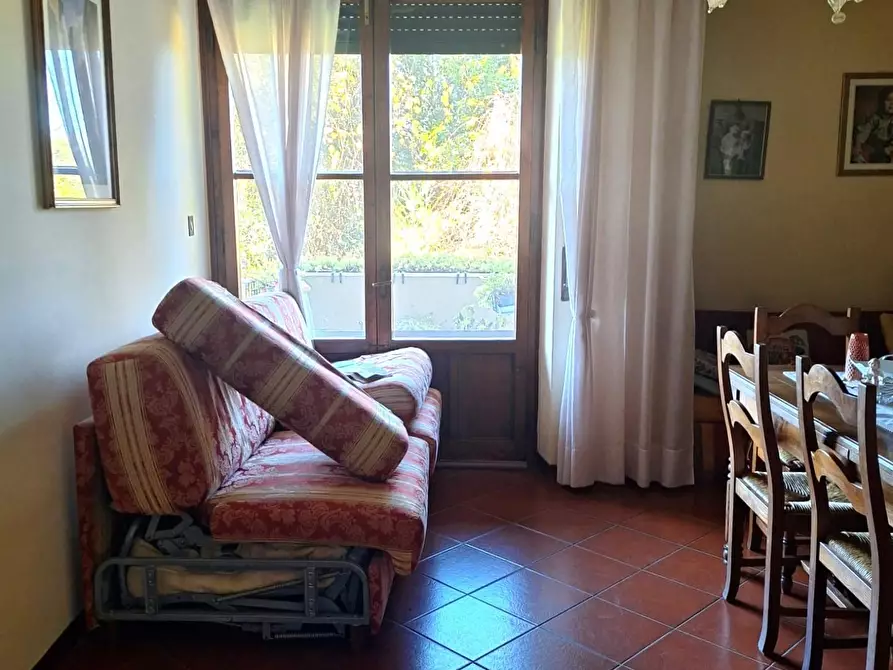 Immagine 10 di Appartamento in vendita  a Lucca