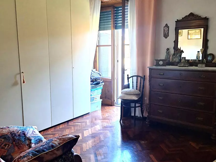 Immagine 12 di Appartamento in vendita  a Lucca
