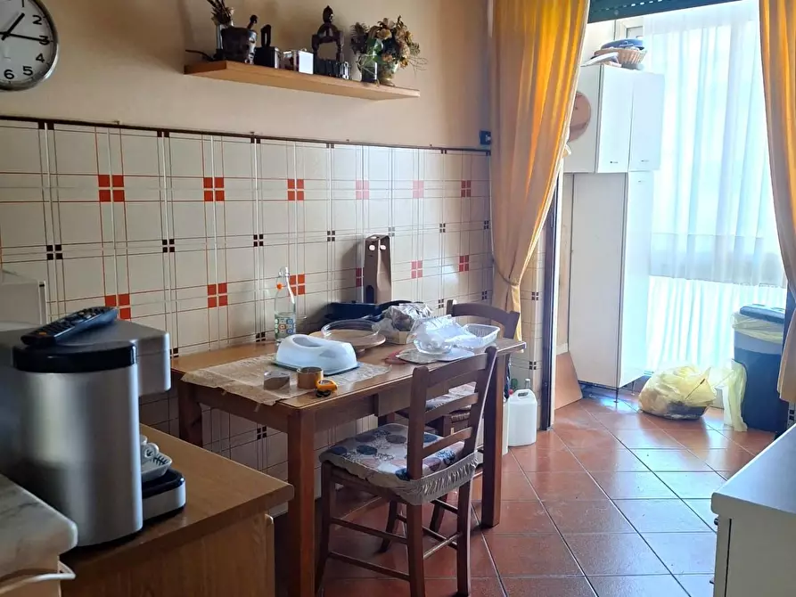 Immagine 4 di Appartamento in vendita  a Lucca