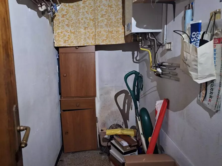 Immagine 17 di Appartamento in vendita  a Lucca