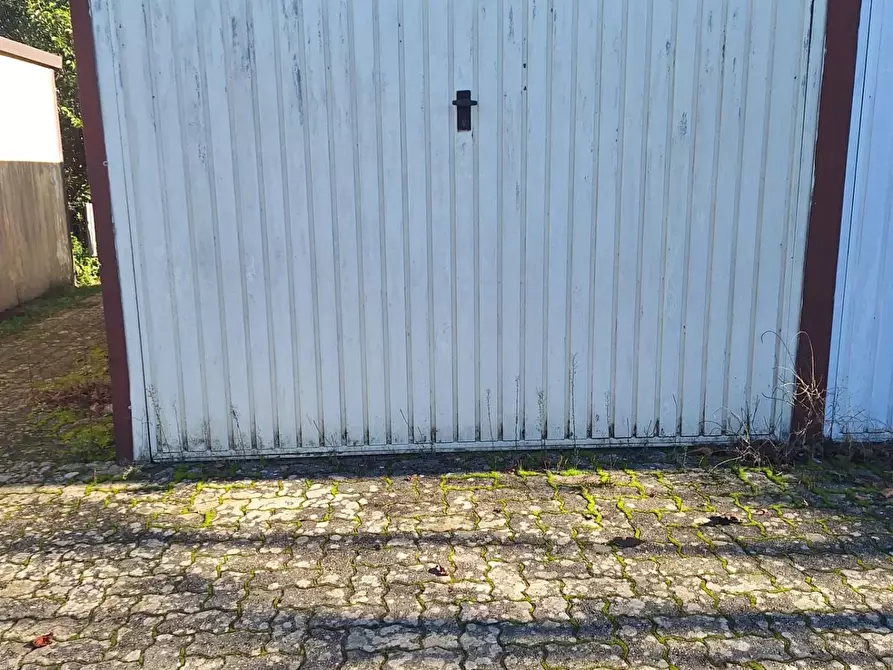 Immagine 20 di Appartamento in vendita  a Lucca