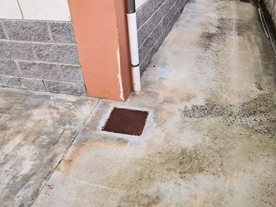 Immagine 17 di Attività artigianale in affitto  a Santa Croce Sull'arno