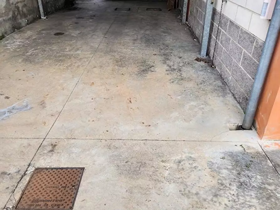 Immagine 16 di Attività artigianale in affitto  a Santa Croce Sull'arno